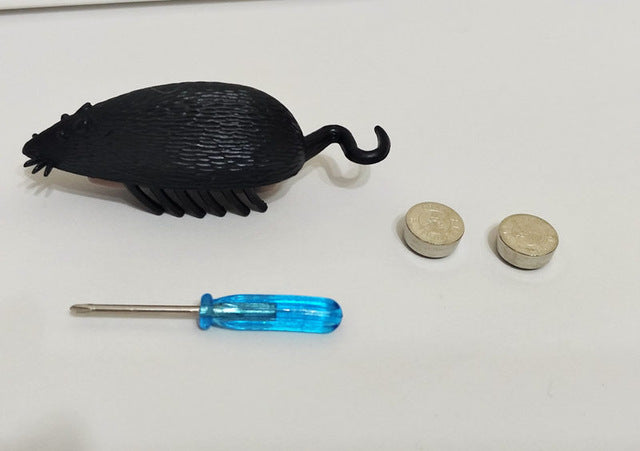 Battery Powered Mouse Shape Toy For Cats, Mouse Fun Cat Toy, Mouse Toy (MPK Store)